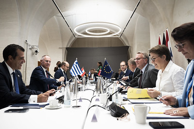 Συμφωνία για κέντρα επιστροφής σε τρίτες χώρες με συμμετοχή της Ελλάδας