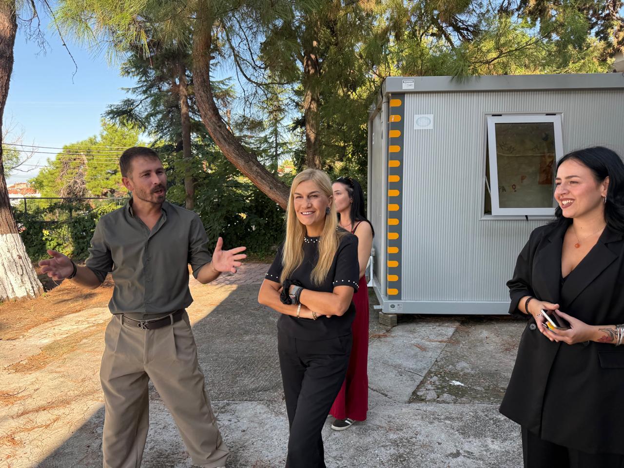 Η Σέβη Βολουδάκη επισκέφθηκε δομές για ασυνόδευτους ανηλίκους στη Θεσσαλονίκη