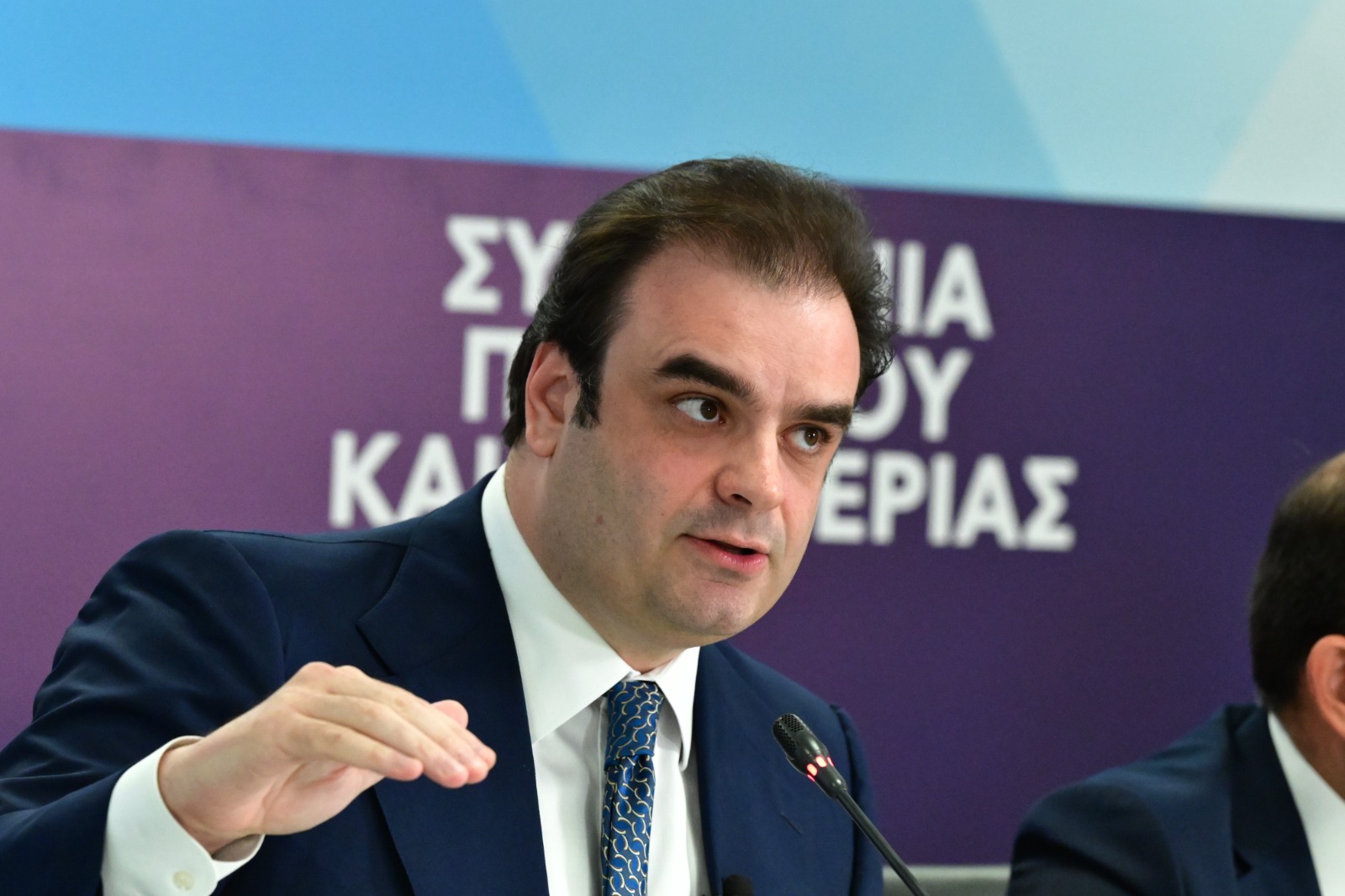 Πακέτο μέτρων 2,2 δισ. ευρώ για το 2027 παρουσίασε ο Κυριάκος Πιερρακάκης
