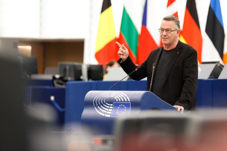 Κώστας Αρβανίτης για τον Σπύρο Χαλβατζή: «Τον αποχαιρετώ με βαθιά θλίψη, θαυμασμό και σεβασμό»