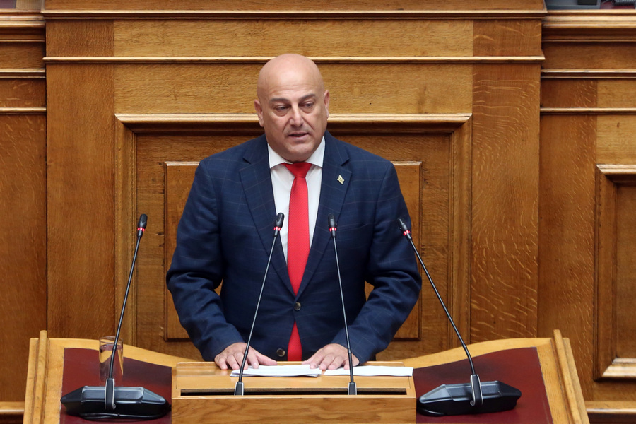 Στη Βουλή το πρόβλημα των παραμορφωμένων ροδάκινων σε Ημαθία και Πέλλα