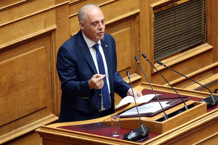 Βελόπουλος κατά Μητσοτάκη για τον ειδικό φόρο κατανάλωσης