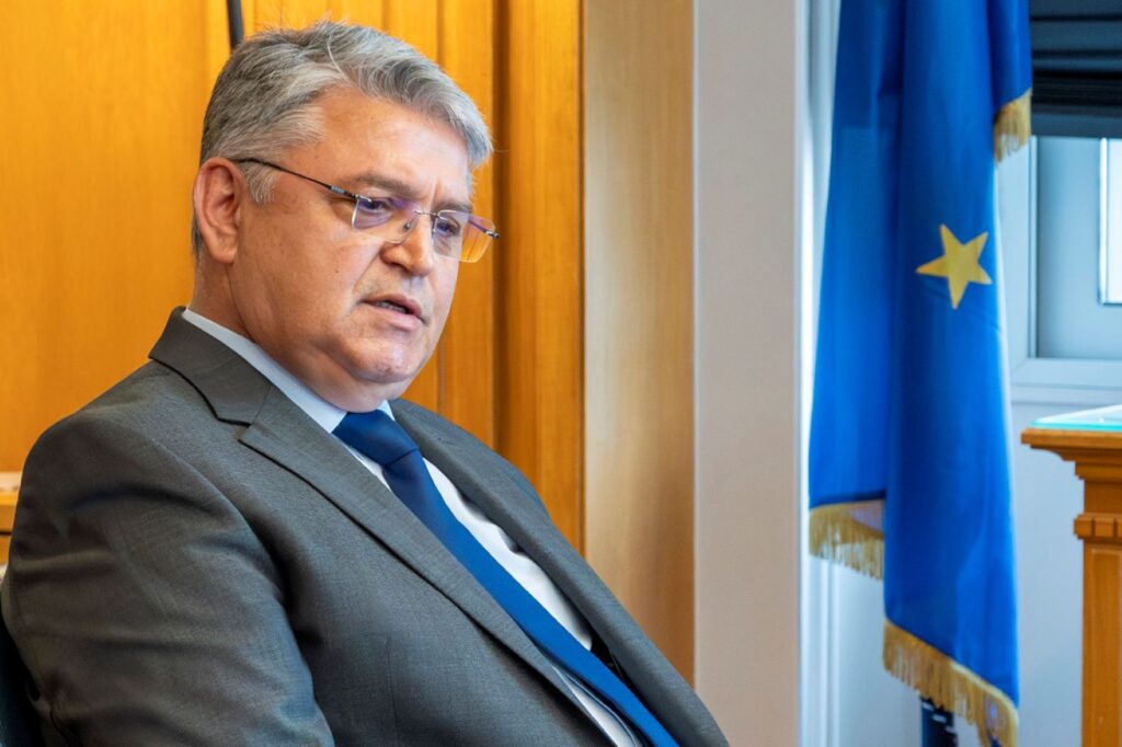 Νατσιός: «Η κυβέρνηση έχει οδηγήσει τη χώρα σε οικονομική και πνευματική καθίζηση»