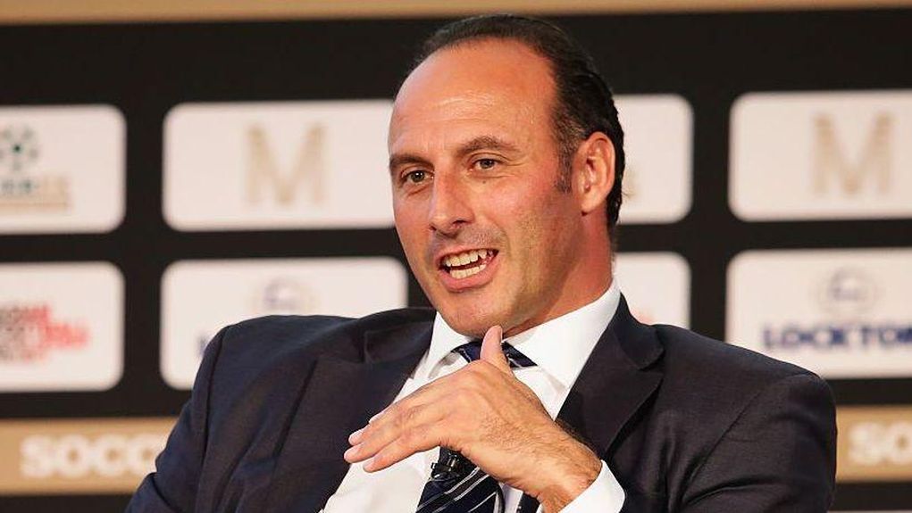Ο Ραμόν Βέγκα διεκδικεί την προεδρία της FIFA απέναντι στον Ινφαντίνο