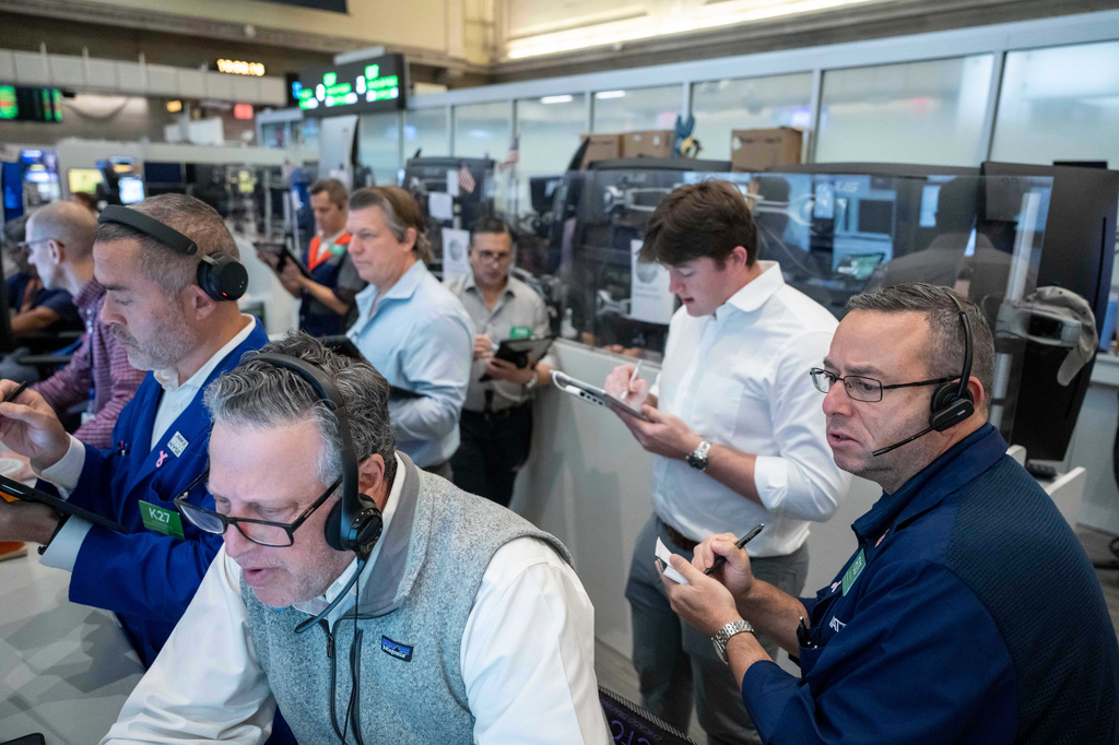 Πτώση στη Wall Street με πιέσεις σε τεχνολογία και ευρύτερη αγορά